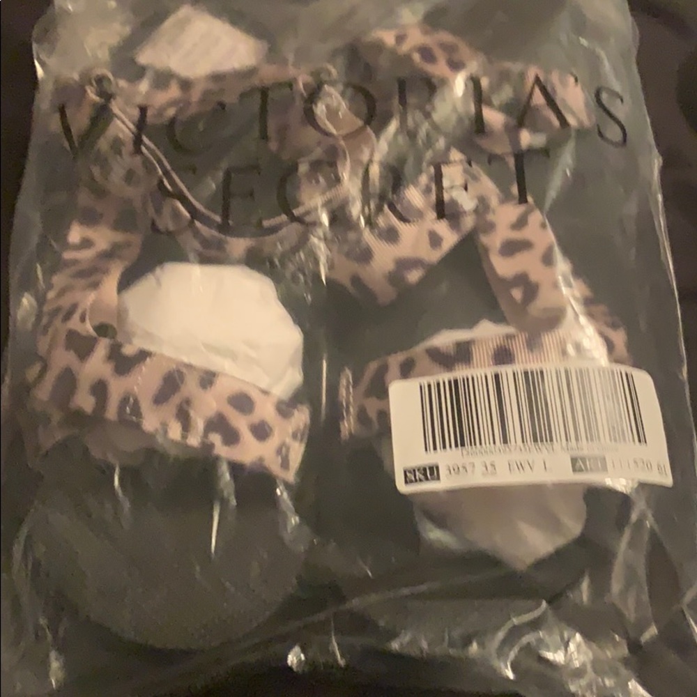 Victoria Secret PINK Velcro Slides Cheetah print